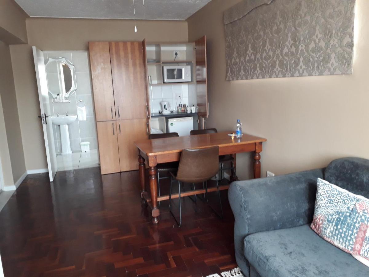 Harewood Lodge East London Bagian luar foto