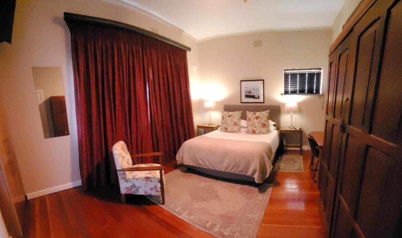 Harewood Lodge East London Bagian luar foto