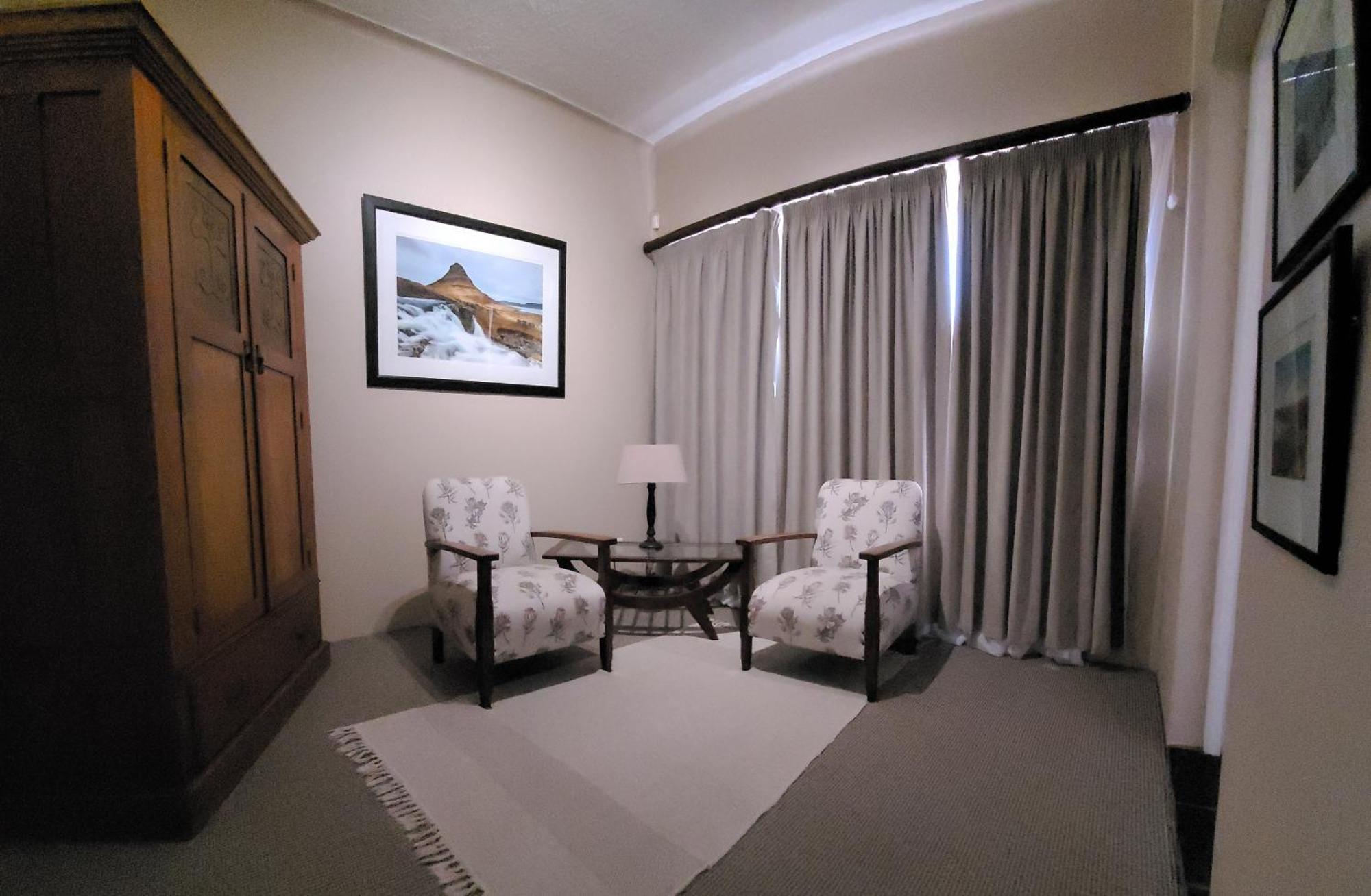 Harewood Lodge East London Bagian luar foto